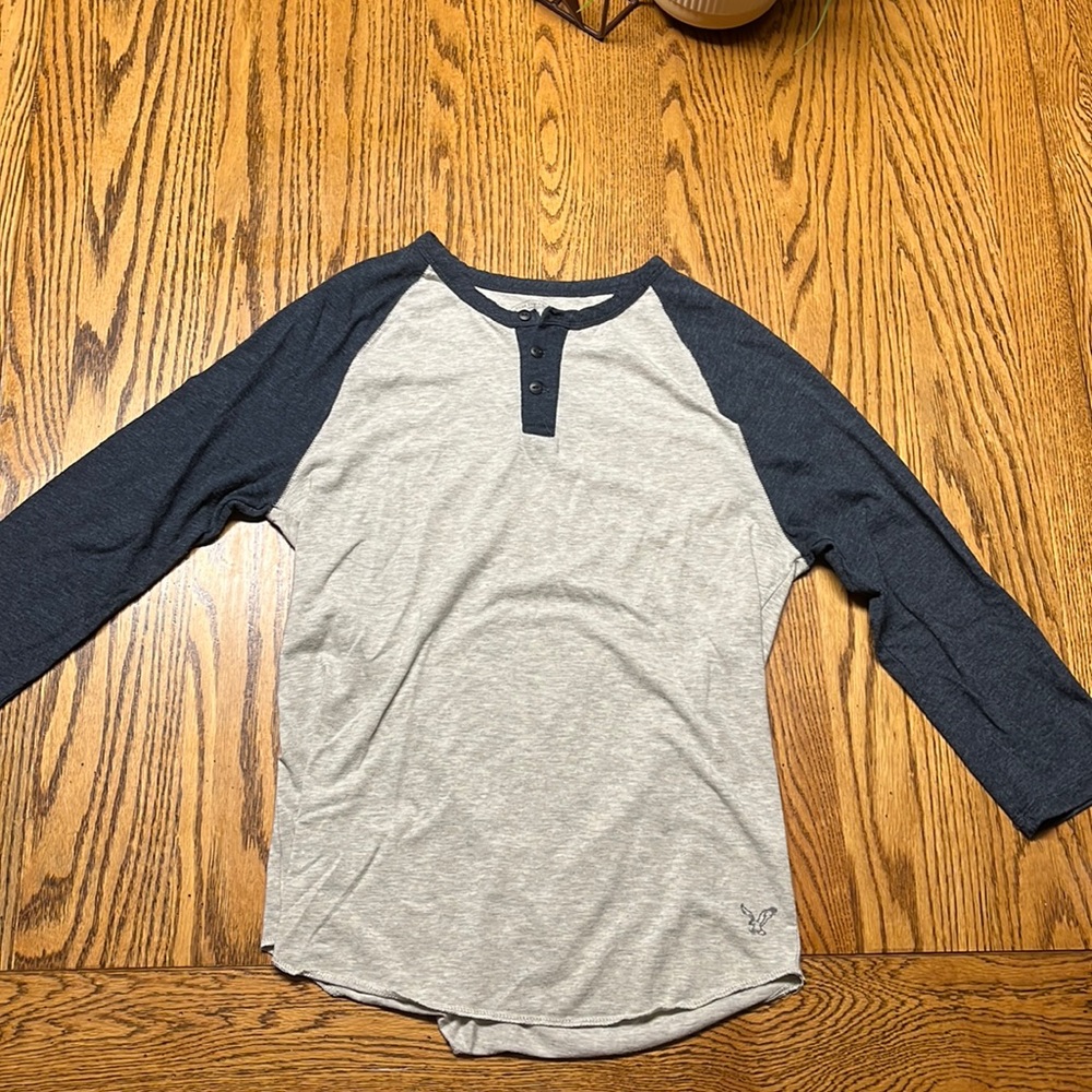 Men’s American Eagle 3/4 length sleeve shirt